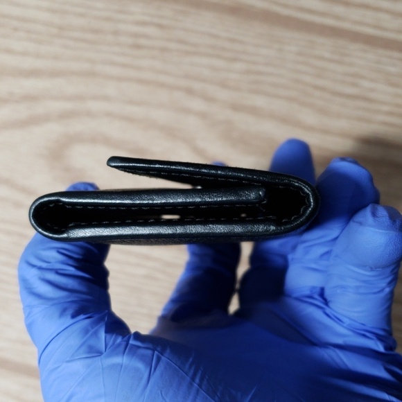 Genuine BVLGARI 6-Key Holder Case with Box - Excellent Condition, 4 x 2.75-in - Picture 7 of 10